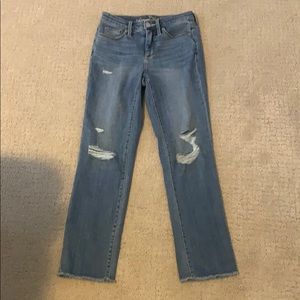 Universal Thread Low Ruse Light Wash Ripped Jeans